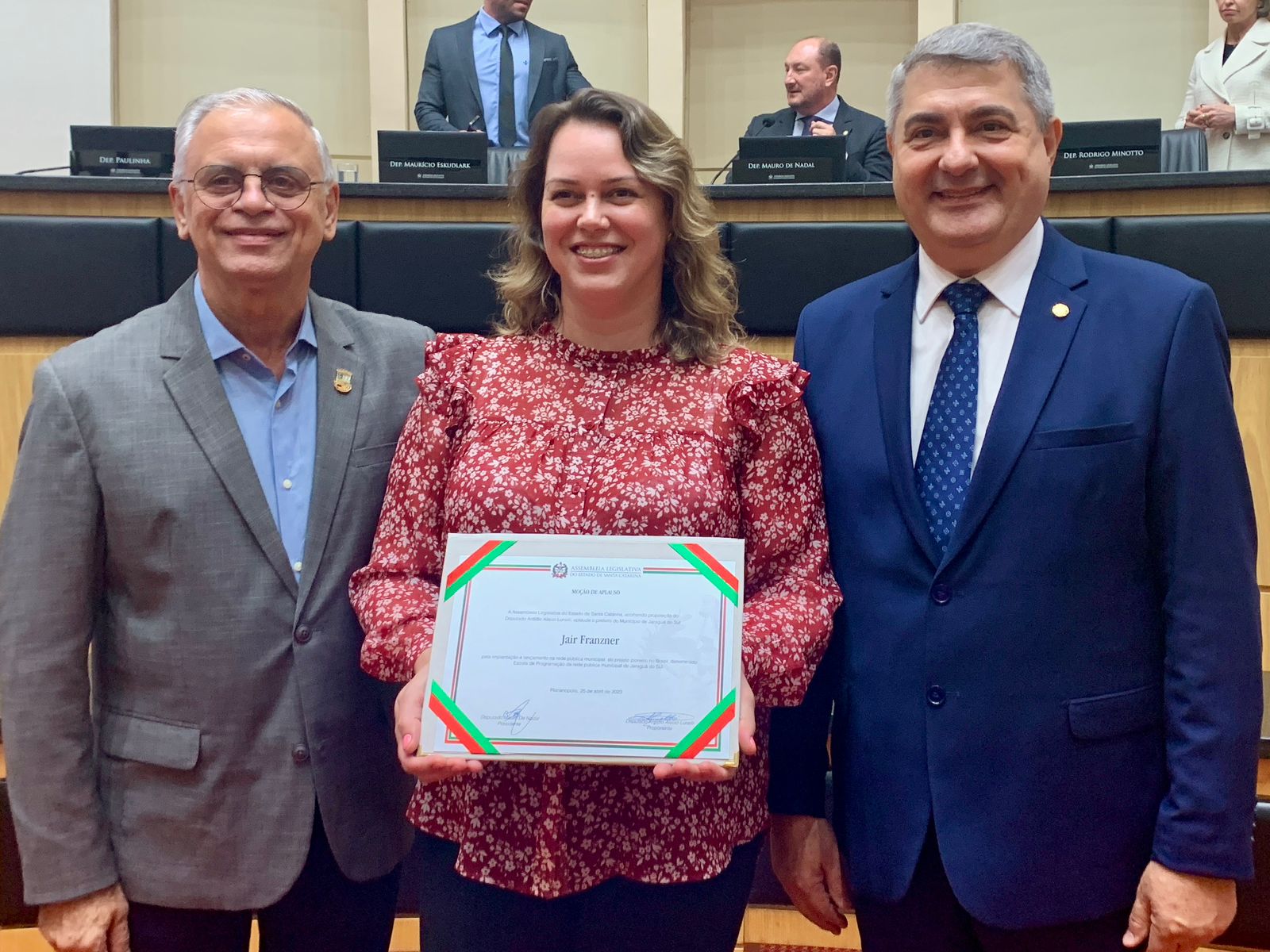 Educação de Jaraguá do Sul recebe homenagem na Alesc Antidio Lunelli
