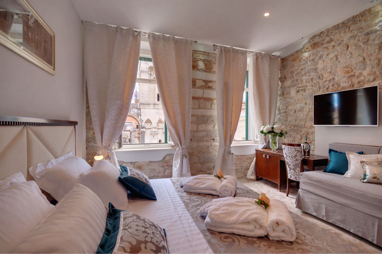 DELUXE ROOM with UNESCO Palace view (Double or Twin) Heritage Hotel