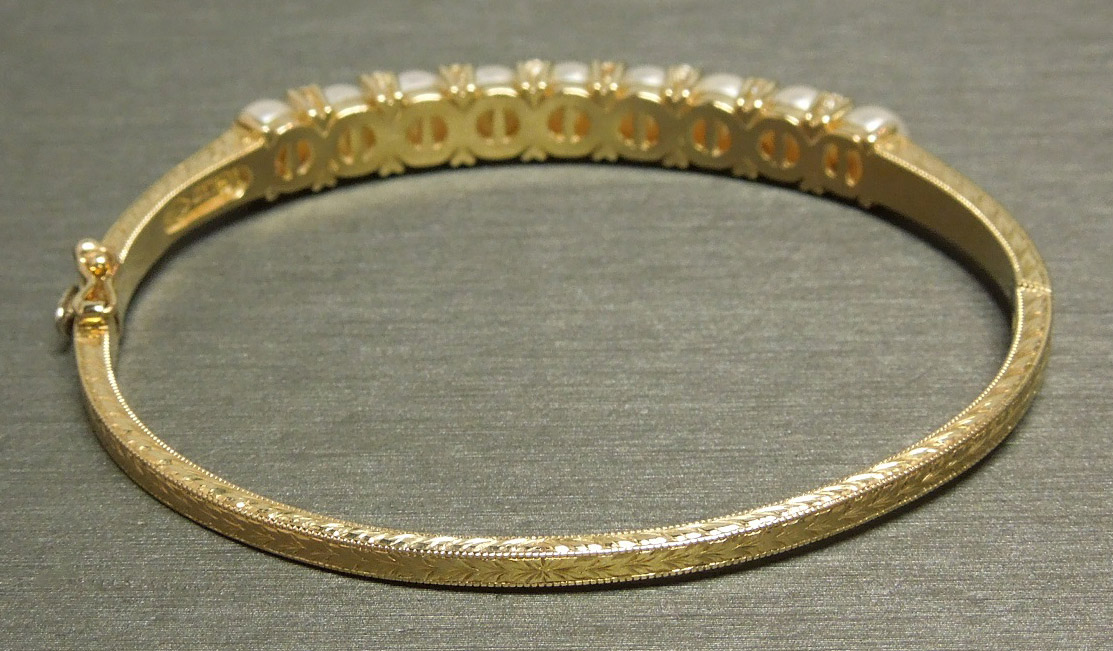 14K Gold 0.40TCW Brilliant Diamond Cultured Pearl Bangle Bracelet