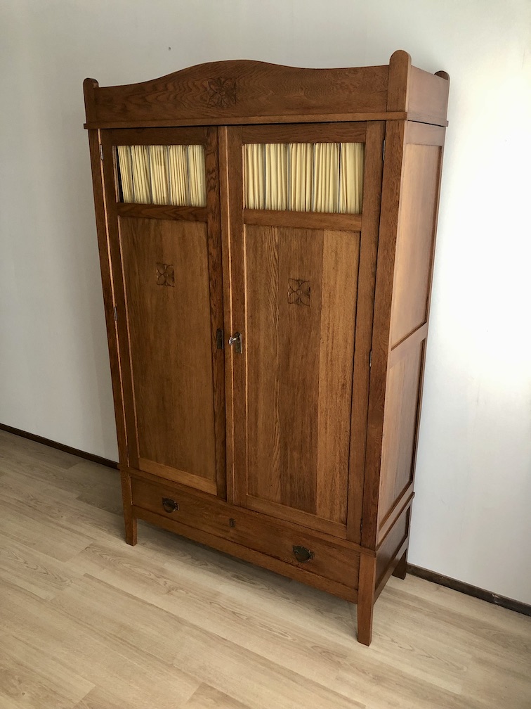 Vintage roomdivider kast antriek