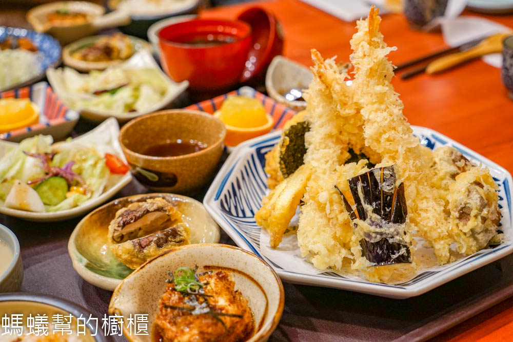 鯨十九 | 彰化市美味平價定食，豬排外脆內嫩，炸蝦天婦羅人氣第一。