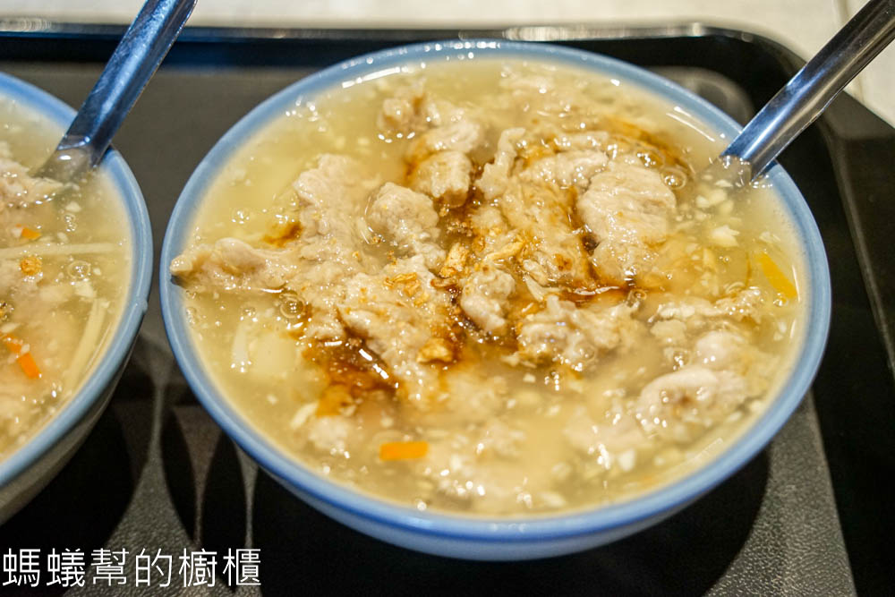 阿娘給的蒜味肉羹 | 大量蒜末的肉羹，宜蘭小吃排隊名店。