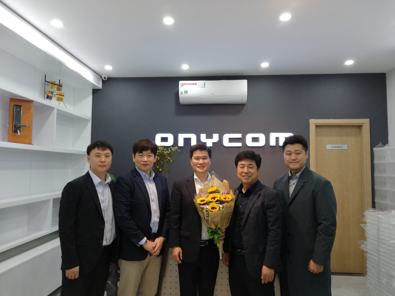Showroom Onycom - “Thiên đường” của khóa cửa điện tử