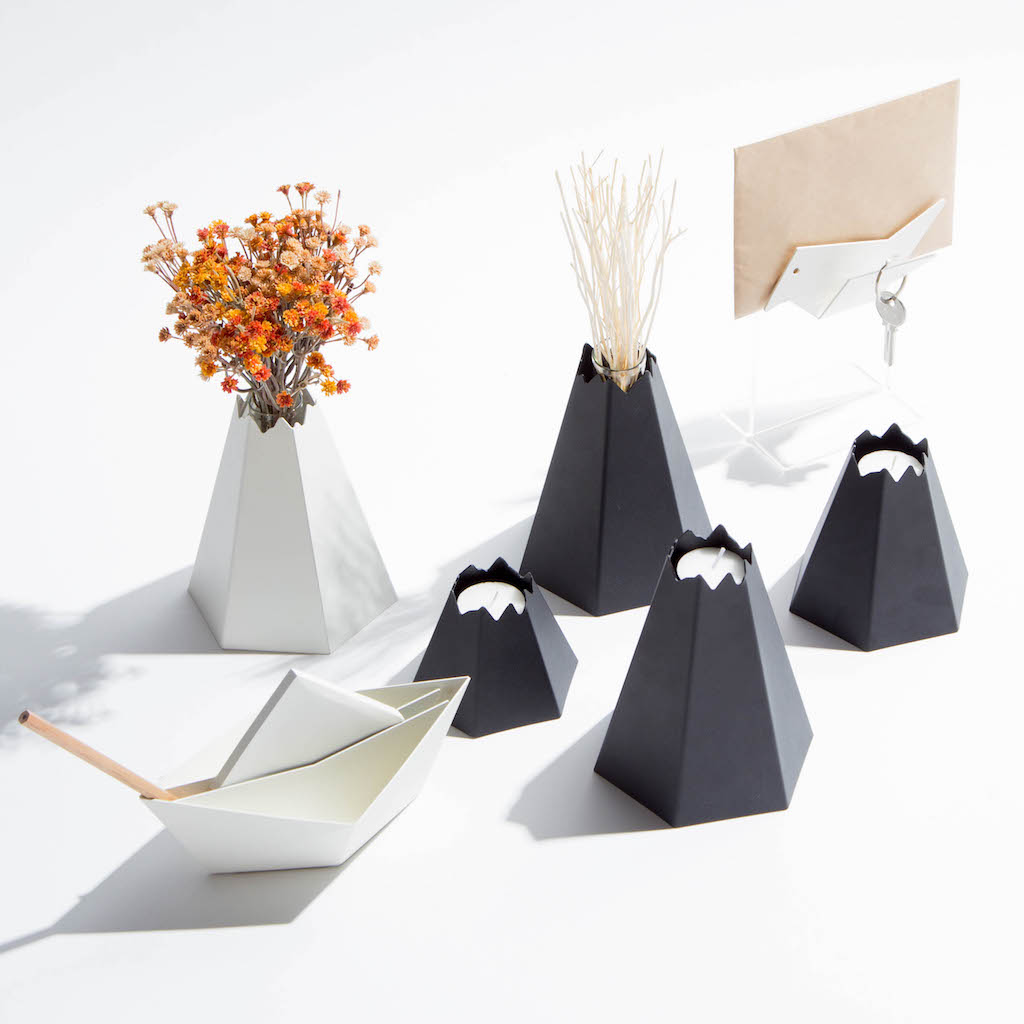 VOLCANO CANDLE HOLDER BLACK anyroom