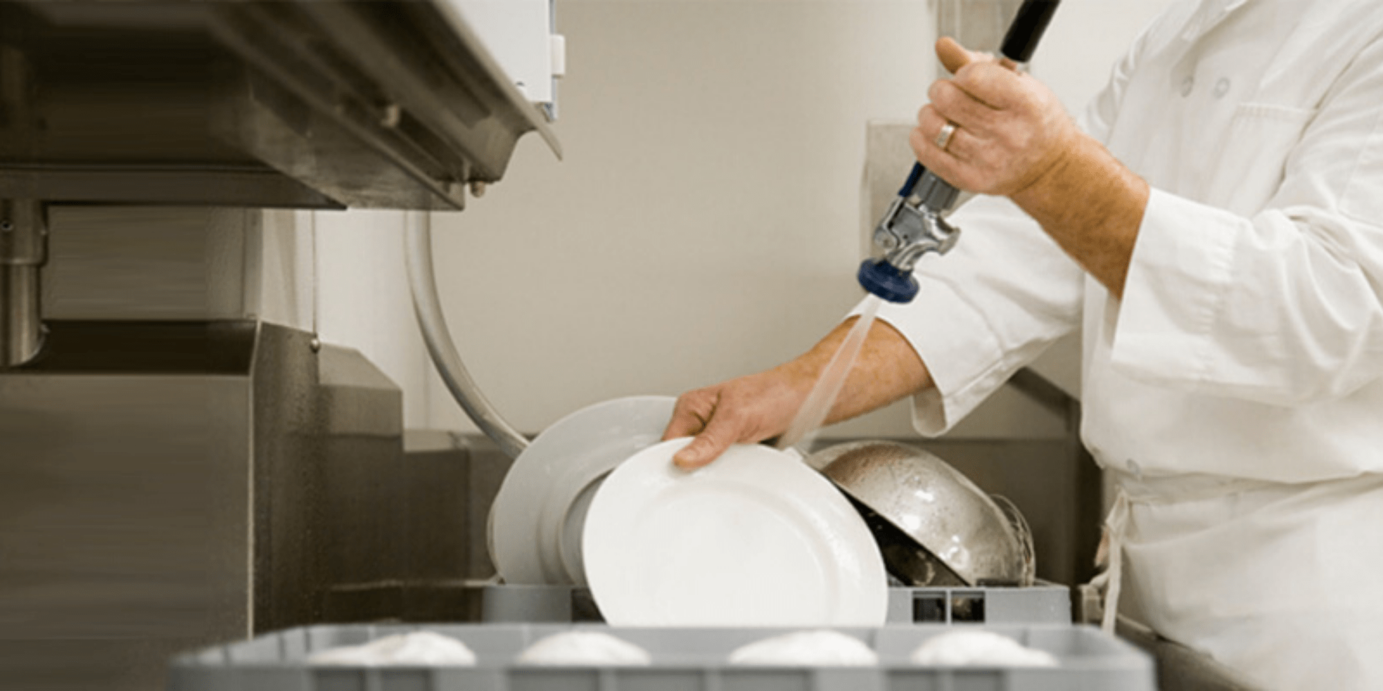 Manage The Chaos In Your Kitchen With The Right Kitchen Stewards