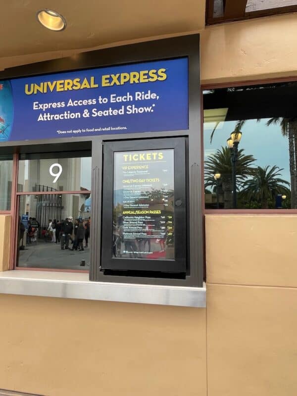 Universal Express Pass Discount + Is it Worth It? Any Tots