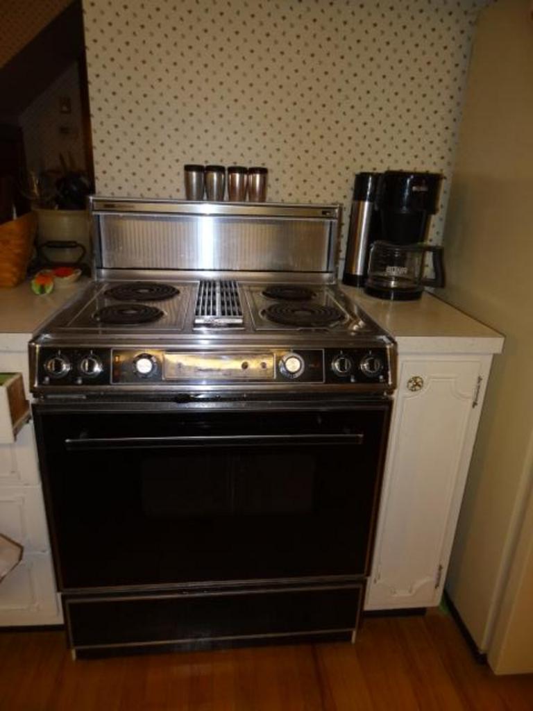 Auction Ohio JennAir Electric Stove