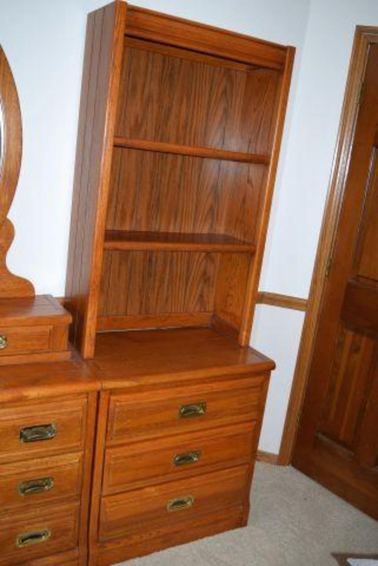 Chest Of Drawers With Hutch Auction Ohio Chest of drawers with hutch