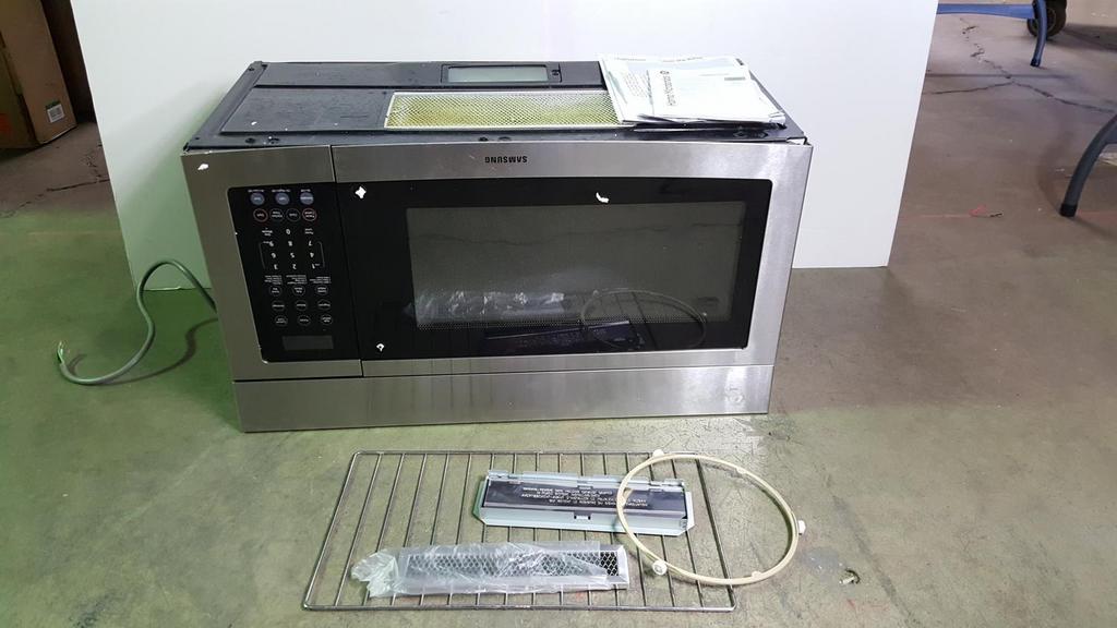 Auction Ohio Samsung Microwave BROKEN