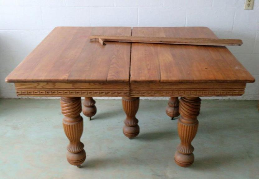Auction Ohio Five Legged Table