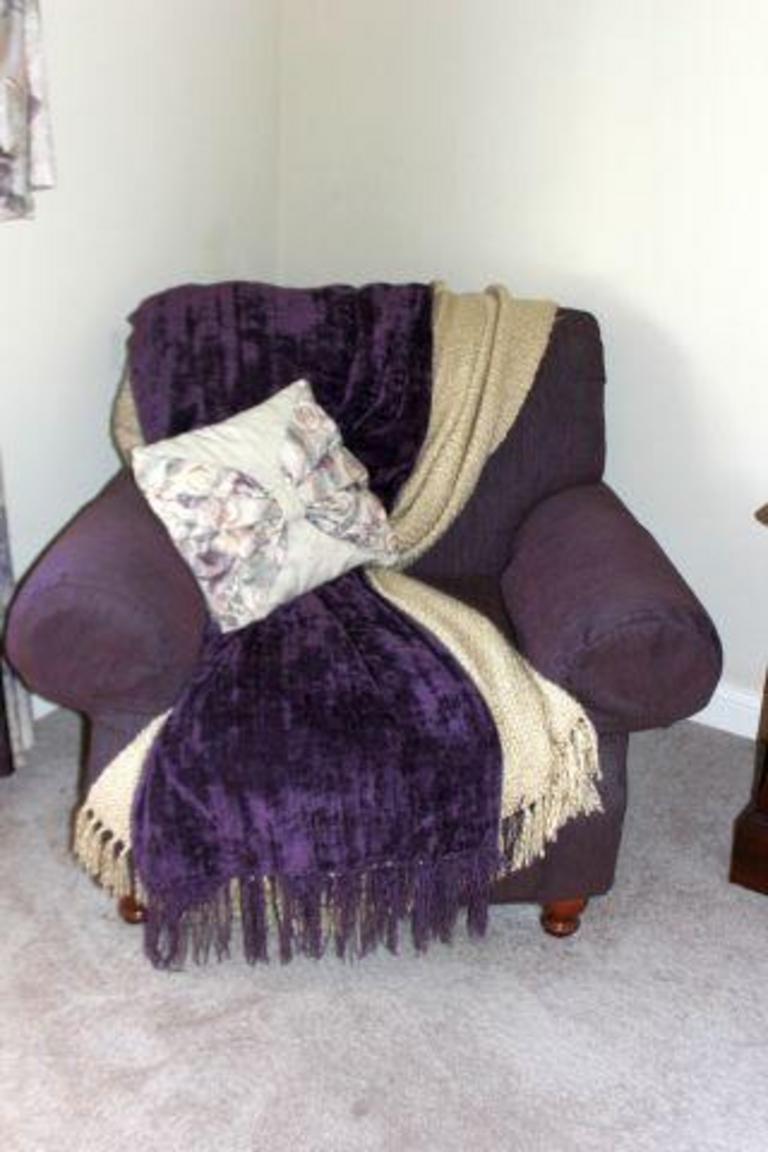 Auction Ohio Plum Armchair & Throws
