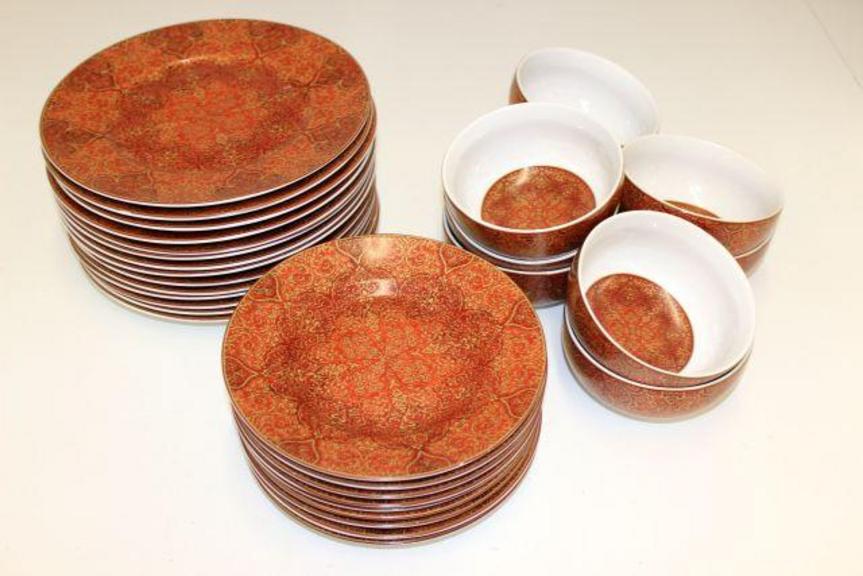 Auction Ohio Dinnerware