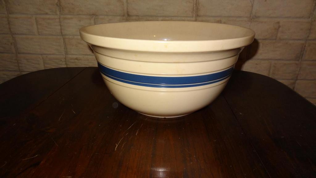Auction Ohio Roseville Bowl
