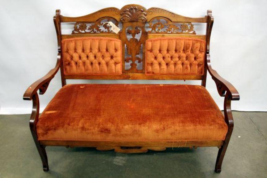 Auction Ohio EASTLAKE STYLE SETTEE