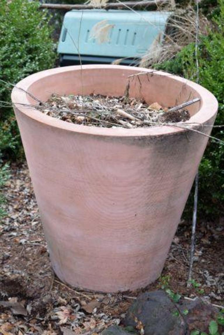 Auction Ohio Planter