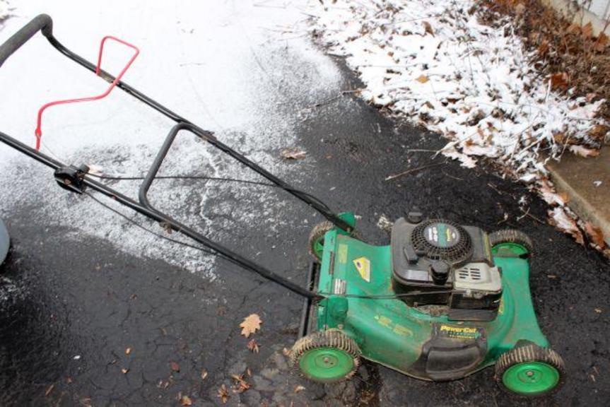 Auction Ohio Lawn mower