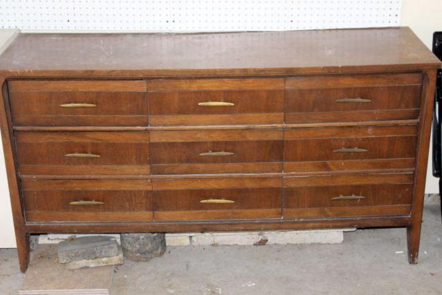 Auction Ohio Dresser
