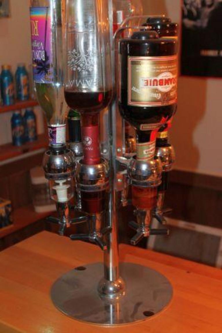 Auction Ohio Liquor caddy