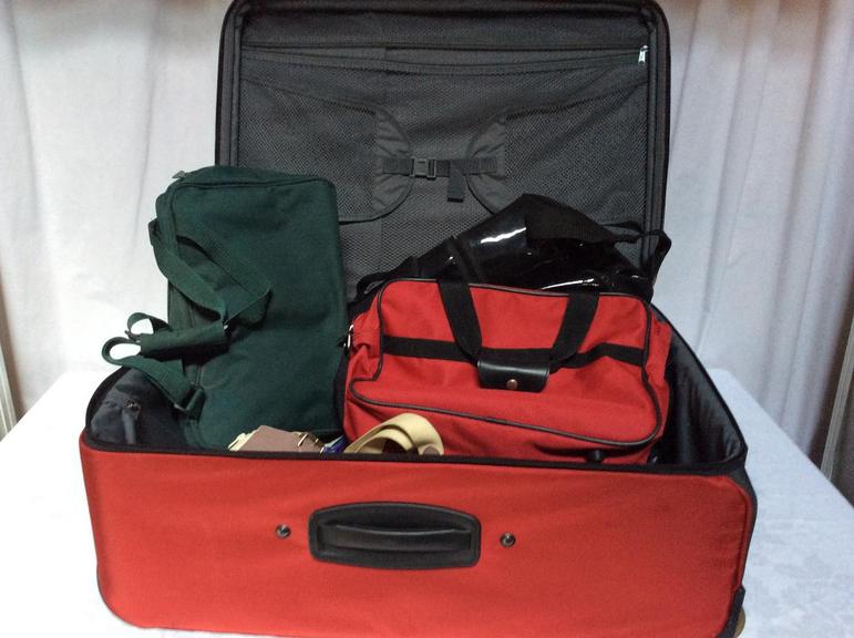 Auction Ohio Suitcase