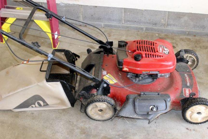 Auction Ohio Lawn mower