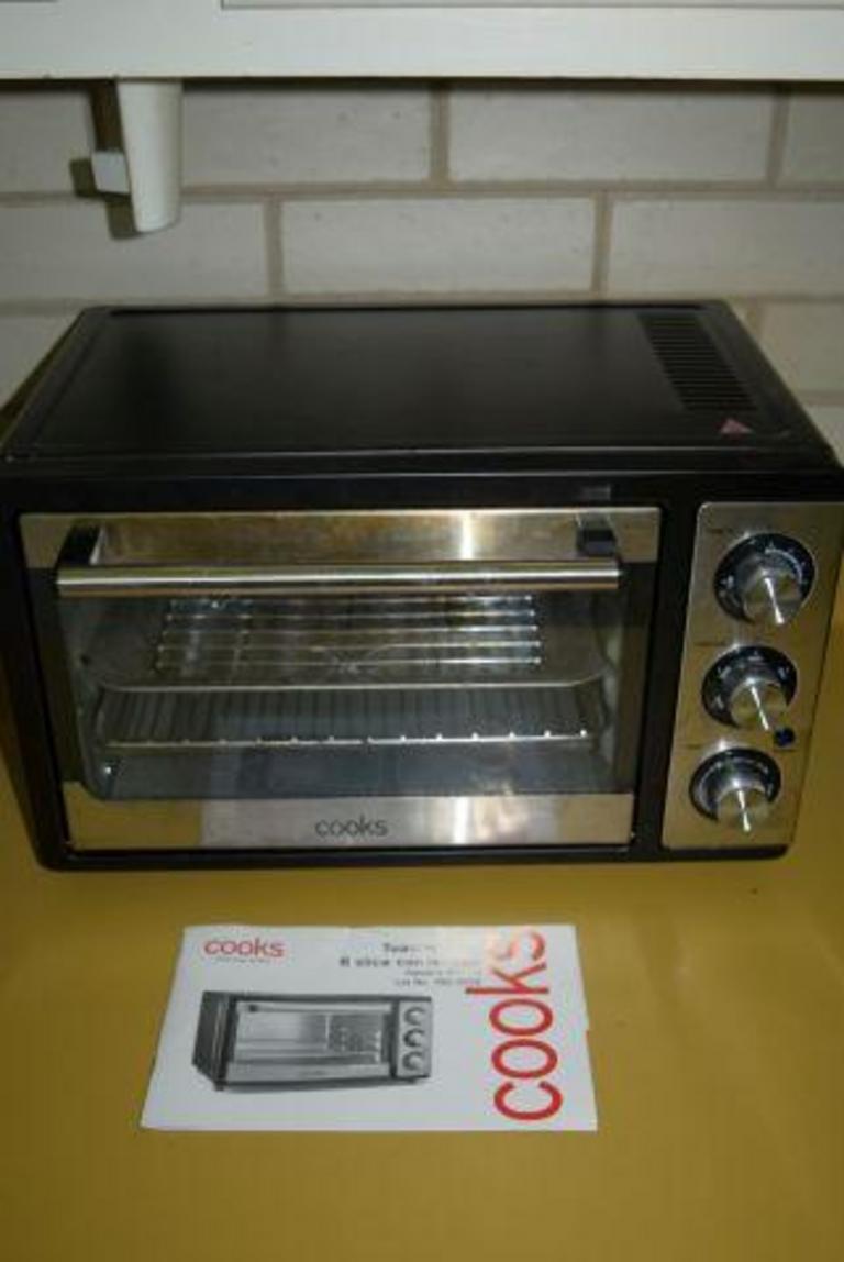 Auction Ohio Cooks Toaster Oven
