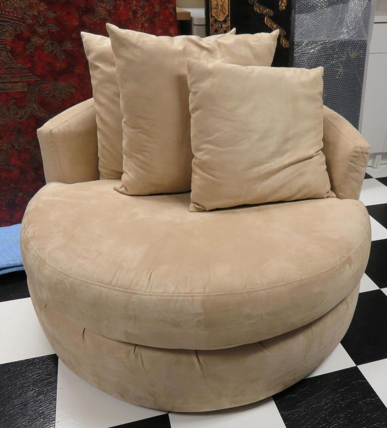 Auction Ohio Round Swivel Chair