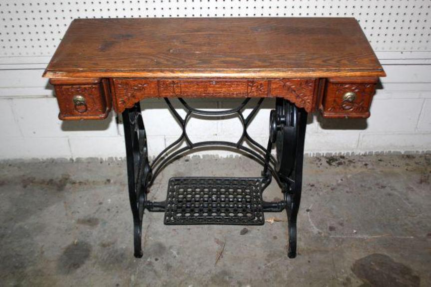 Auction Ohio TREADLE SEWING BASE