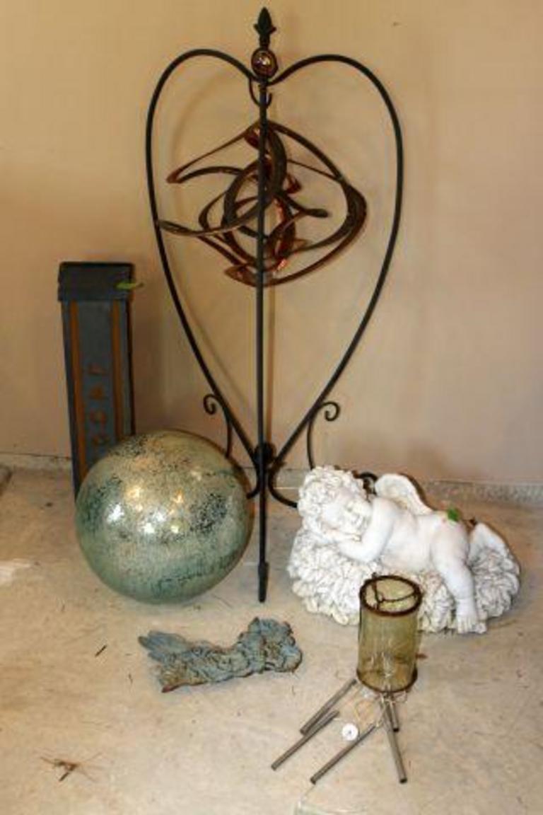 Auction Ohio Lawn & garden décor