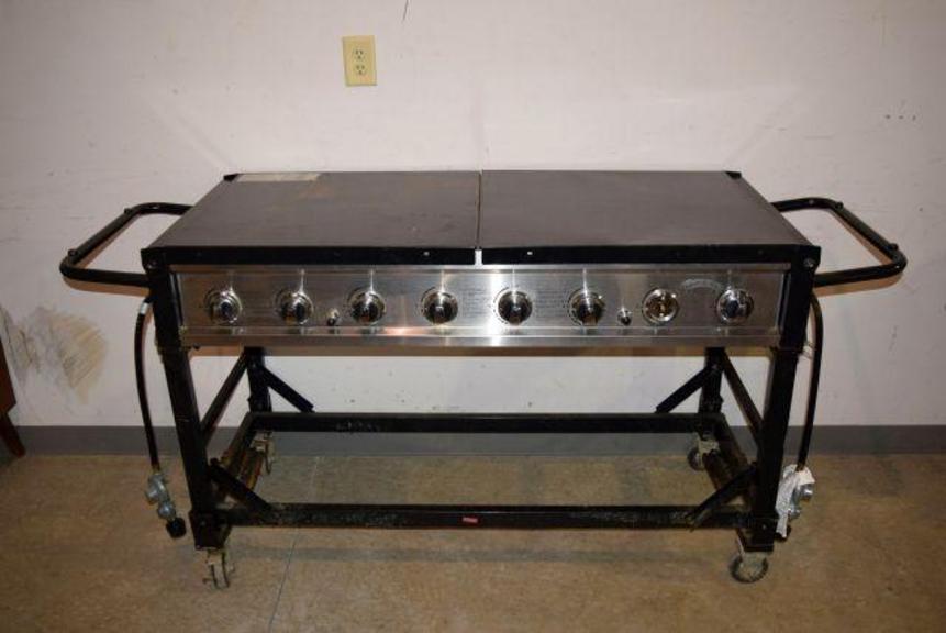 Auction Ohio Bakers & Chefs Gas Grill
