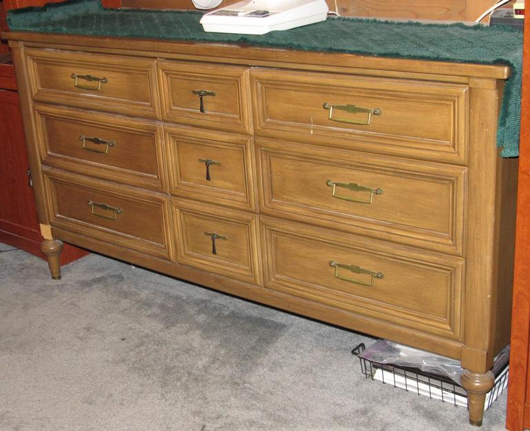 Auction Ohio Dresser