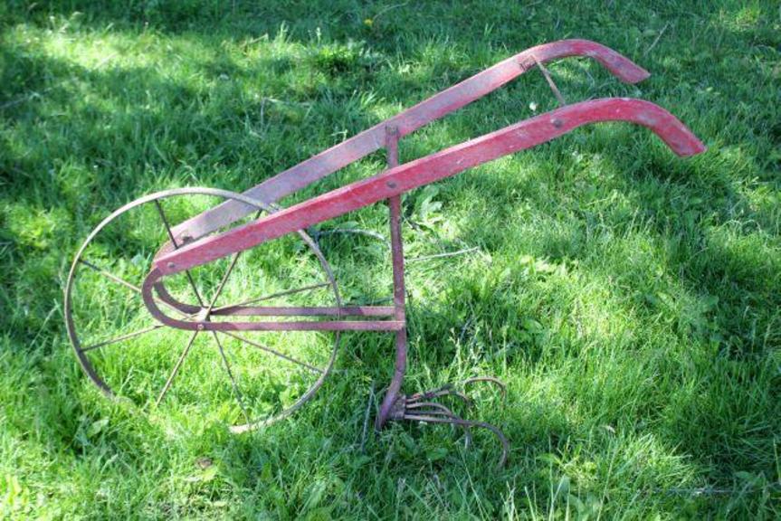 Auction Ohio ANTIQUE CULTIVATOR
