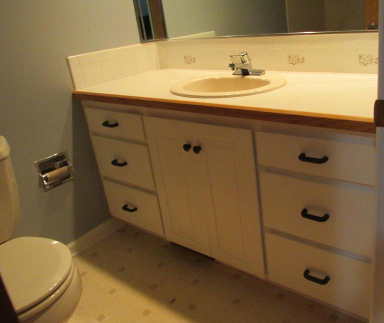 Auction Ohio ReadyMade Bathroom