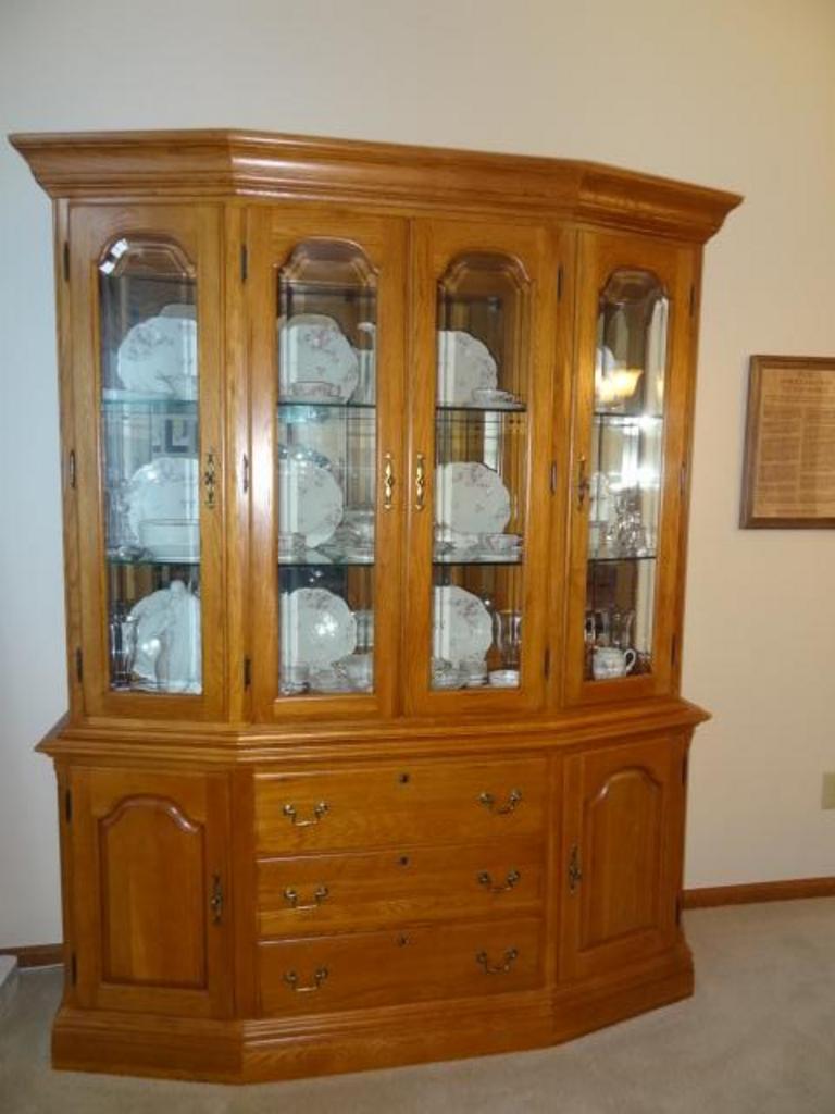 Auction Ohio Kincaid China Hutch