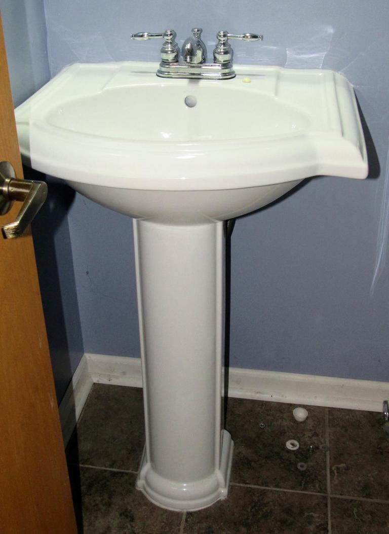 Auction Ohio Bathroom Contents