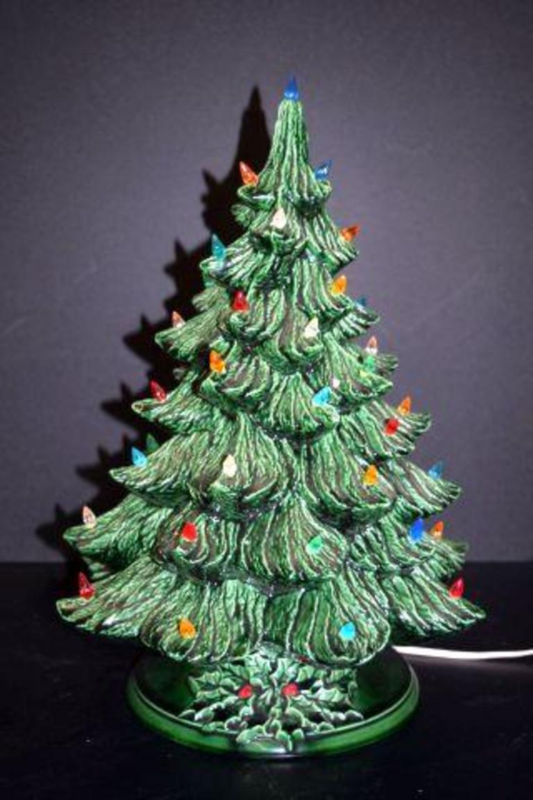 Auction Ohio Ceramic Christmas Tree