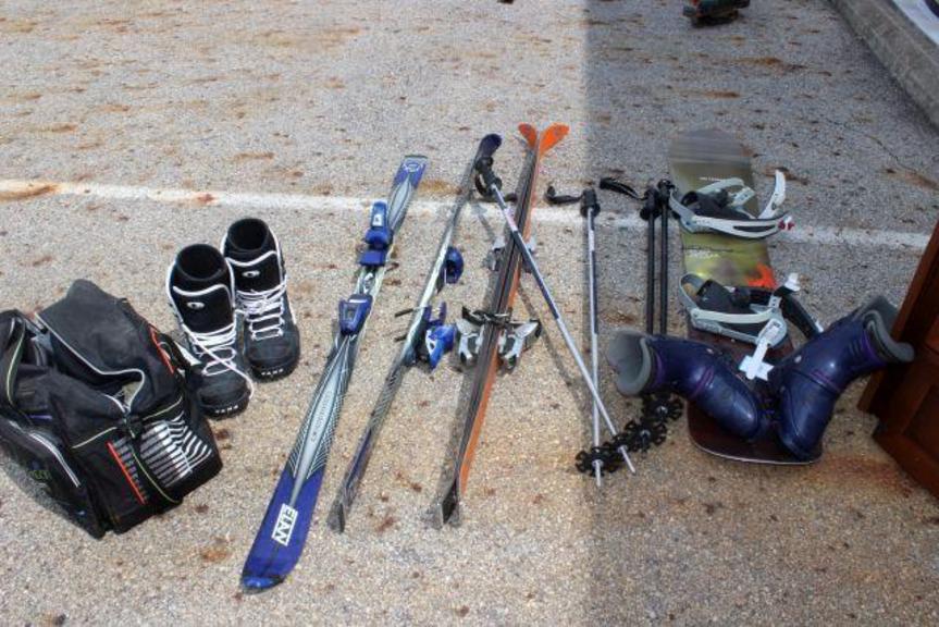 Auction Ohio Winter Sports Equipment