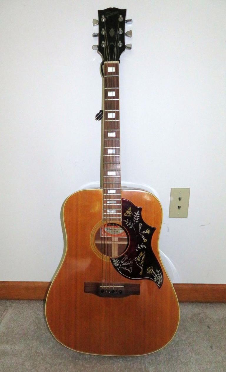 Auction Ohio Gibson Hummingbird Guitar