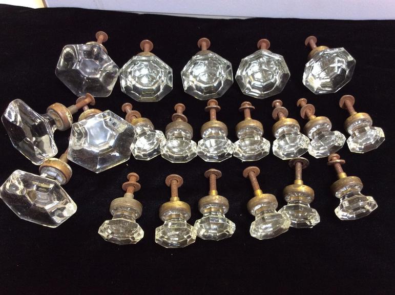 Auction Ohio Glass Antique Drawer Knobs