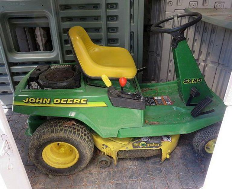 Auction Ohio John Deere Riding Mower