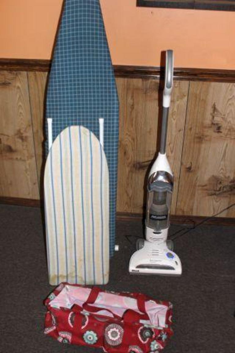 Auction Ohio Shark & Ironing Boards
