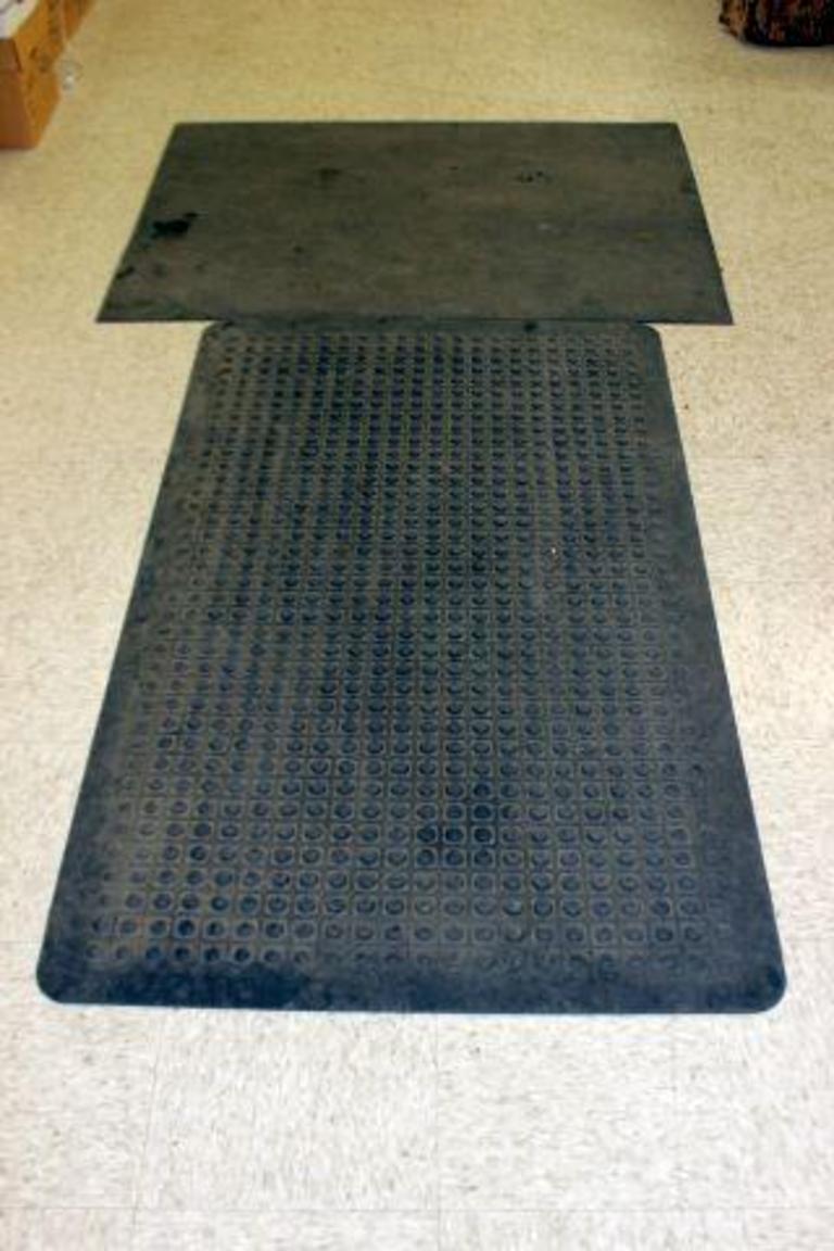 Auction Ohio Cintas Black Rubber Mat