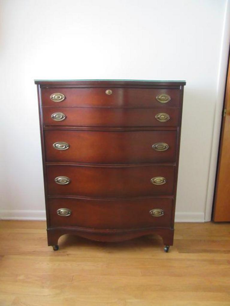 Auction Ohio Bassett Chest of Drawers