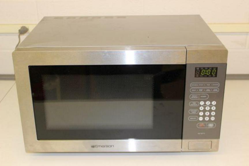 Auction Ohio Emerson Microwave