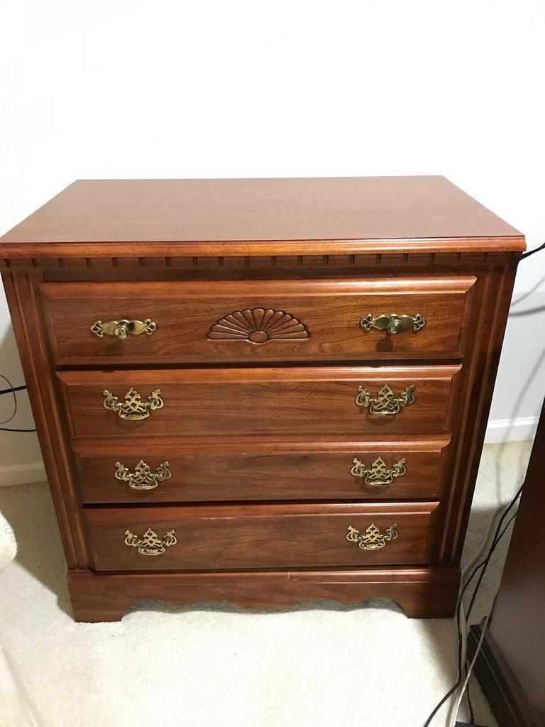 Auction Ohio Broyhill Dresser