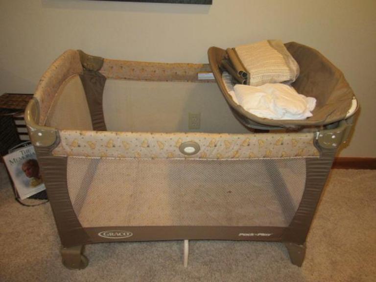 Auction Ohio Graco Pack and Play