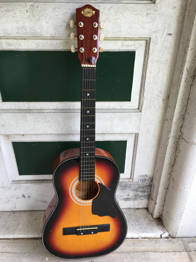 Auction Ohio Global Acoustic Guitar