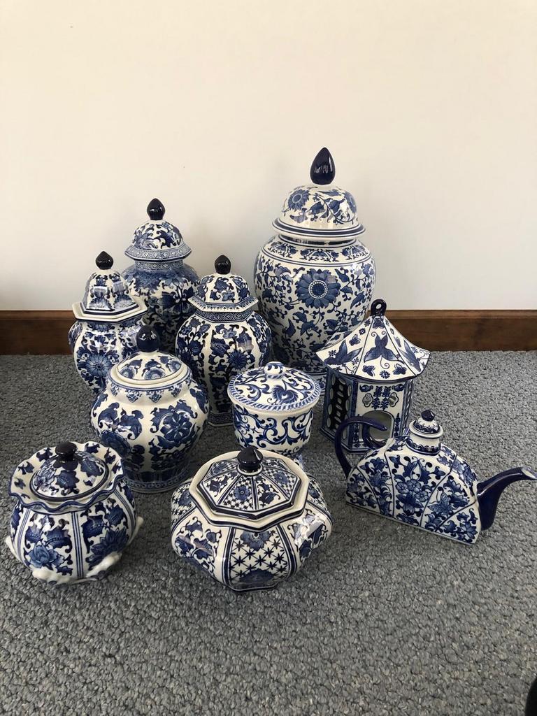 Auction Ohio Decorative Blue Floral Dishes