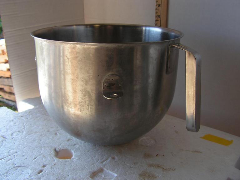Auction Ohio Kitchen aid 7 Qt. Mixing Bowl