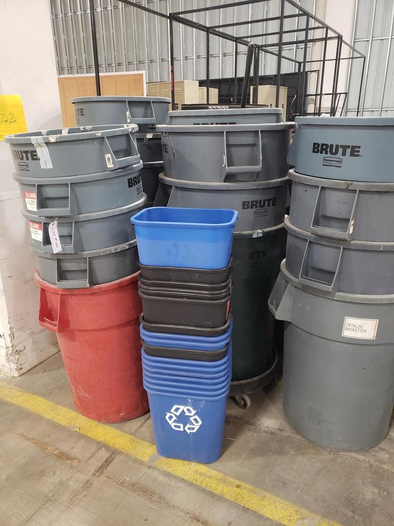 Auction Ohio Bulk Trash Cans/ Recycle Bins