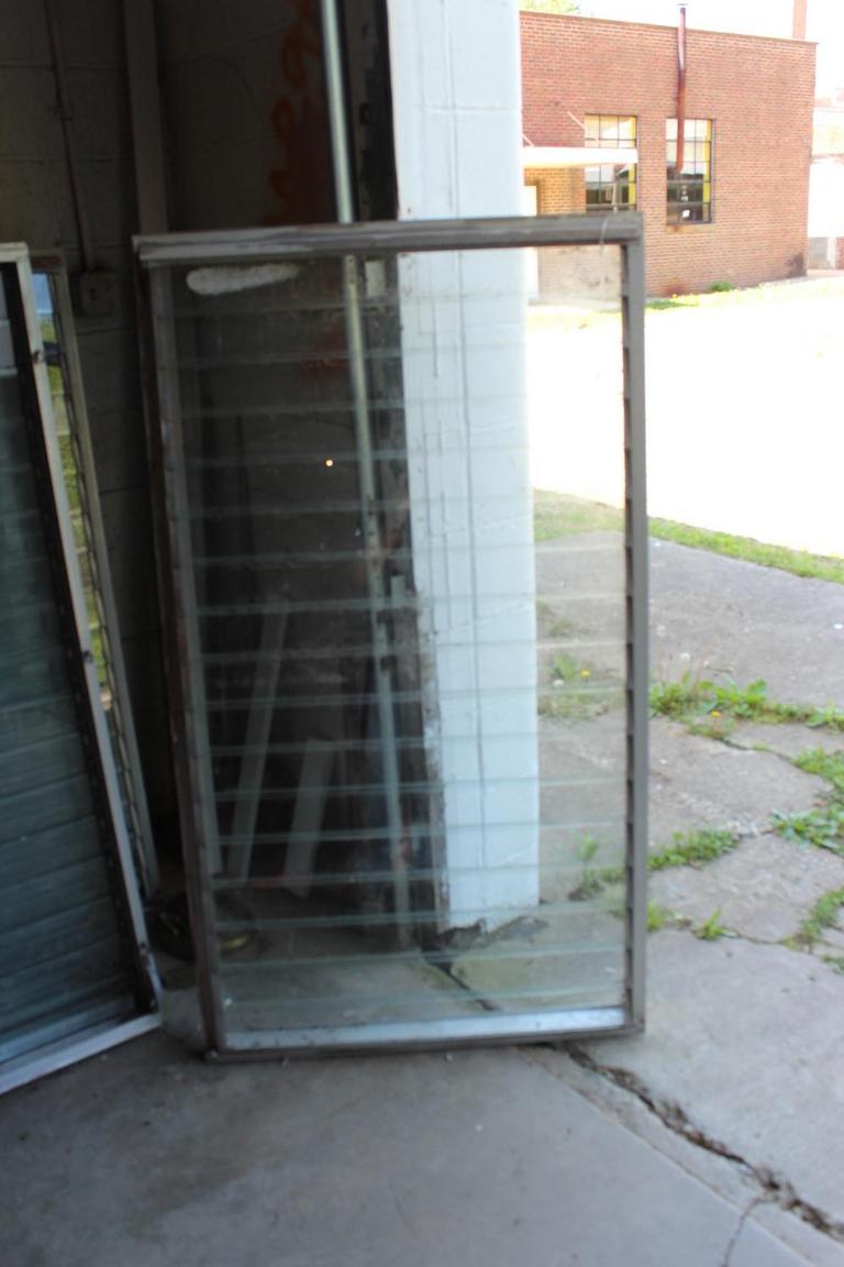 Auction Ohio Sun Room Crank Windows